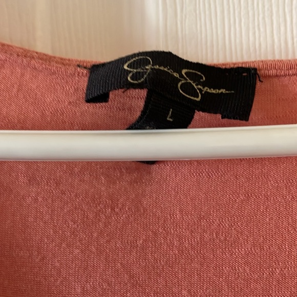 Peachy coral Jessica Simpson crochet trim tee - Picture 4 of 8